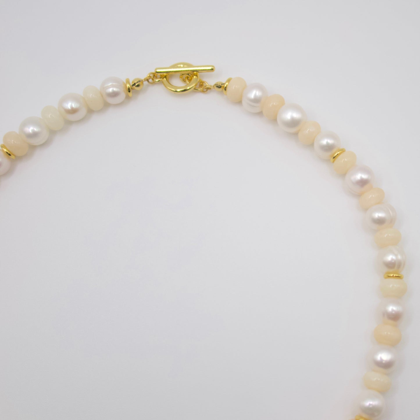 Cream Island Choker